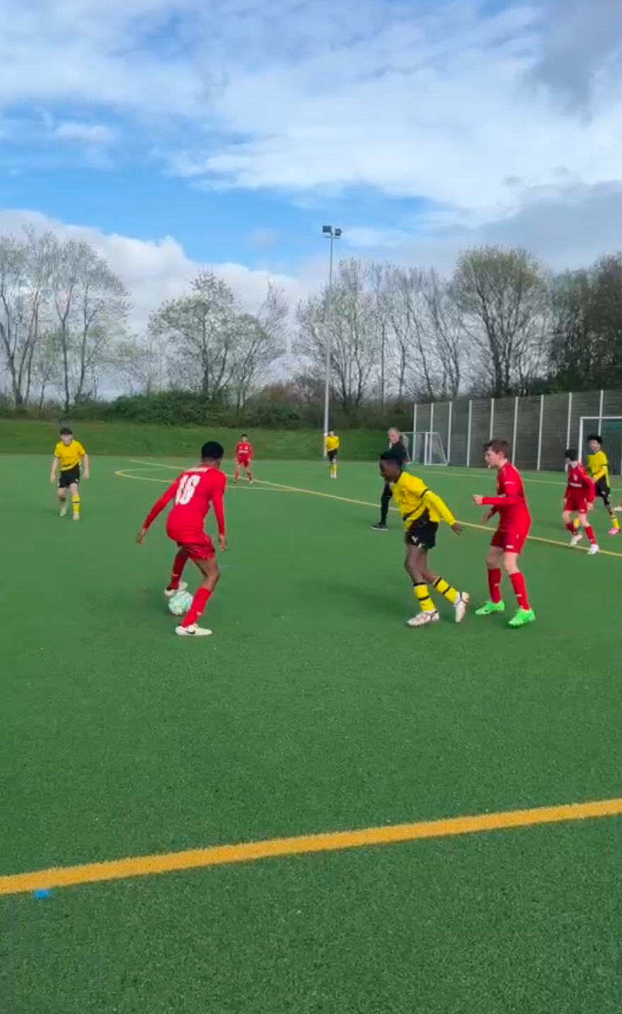 ドルトムント対シュツットガルト(U-13)