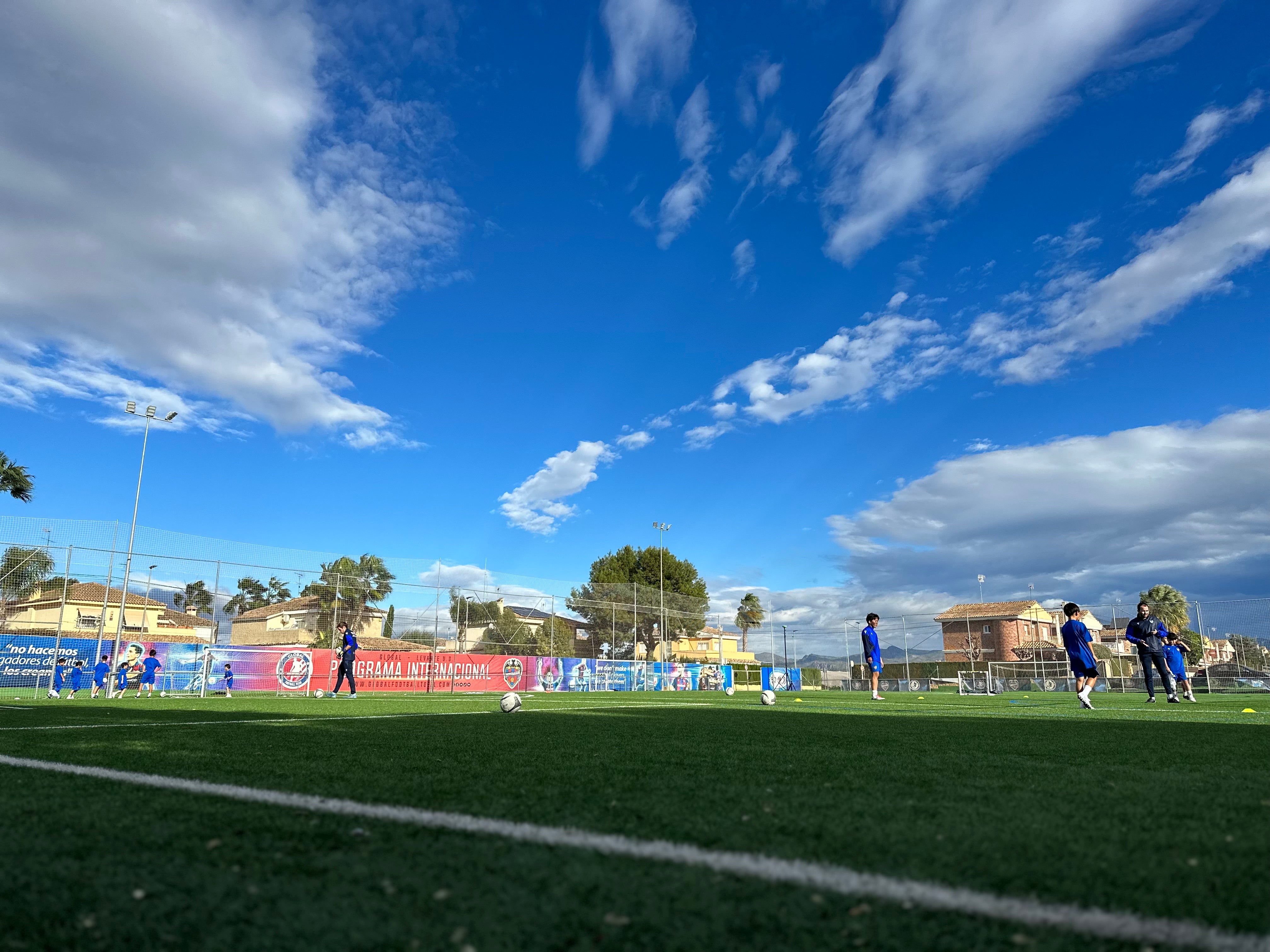 スペイン🇪🇸シュートからクロスTR