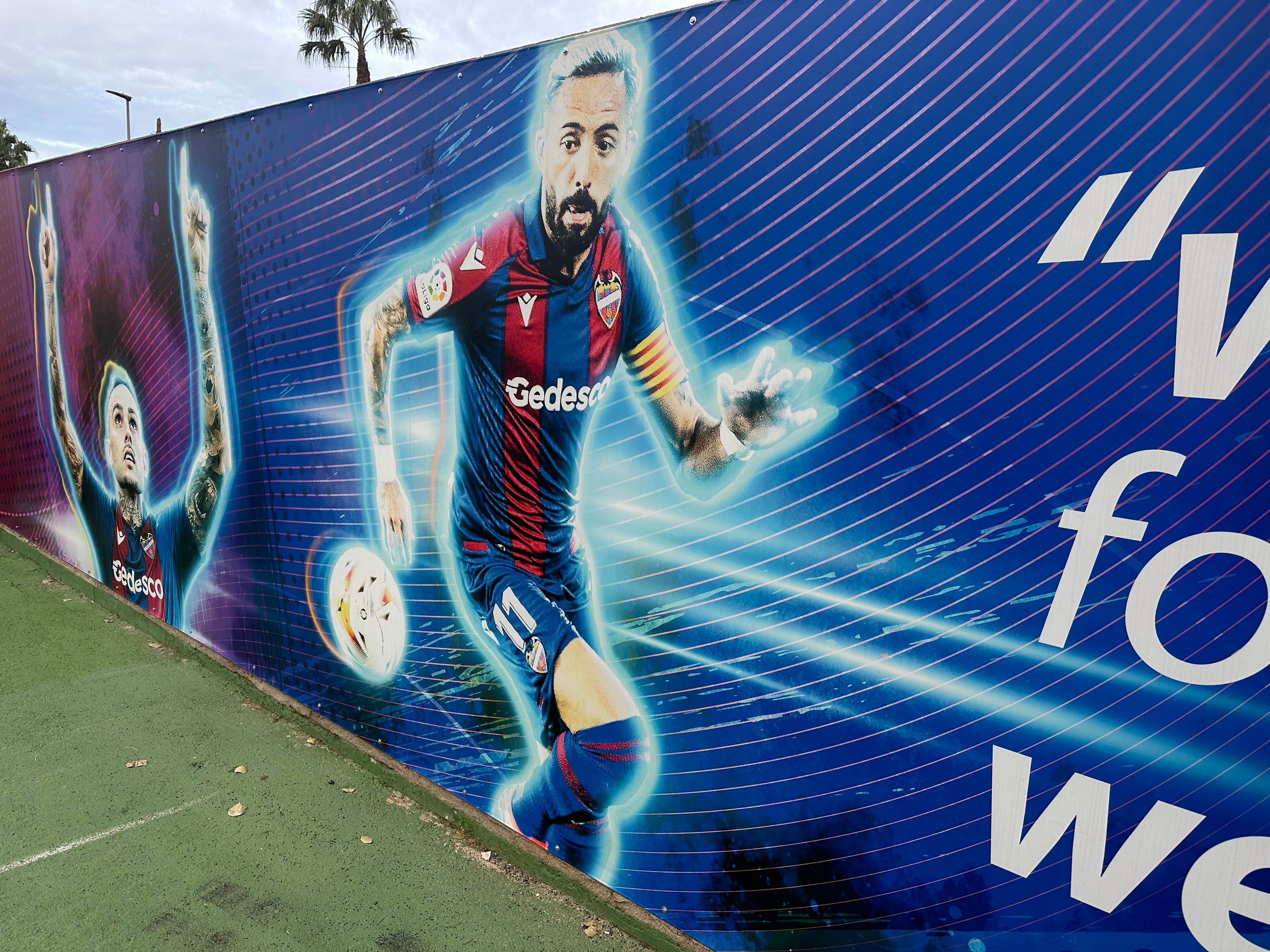 ホセ・ルイス・モラレスと選手と!!