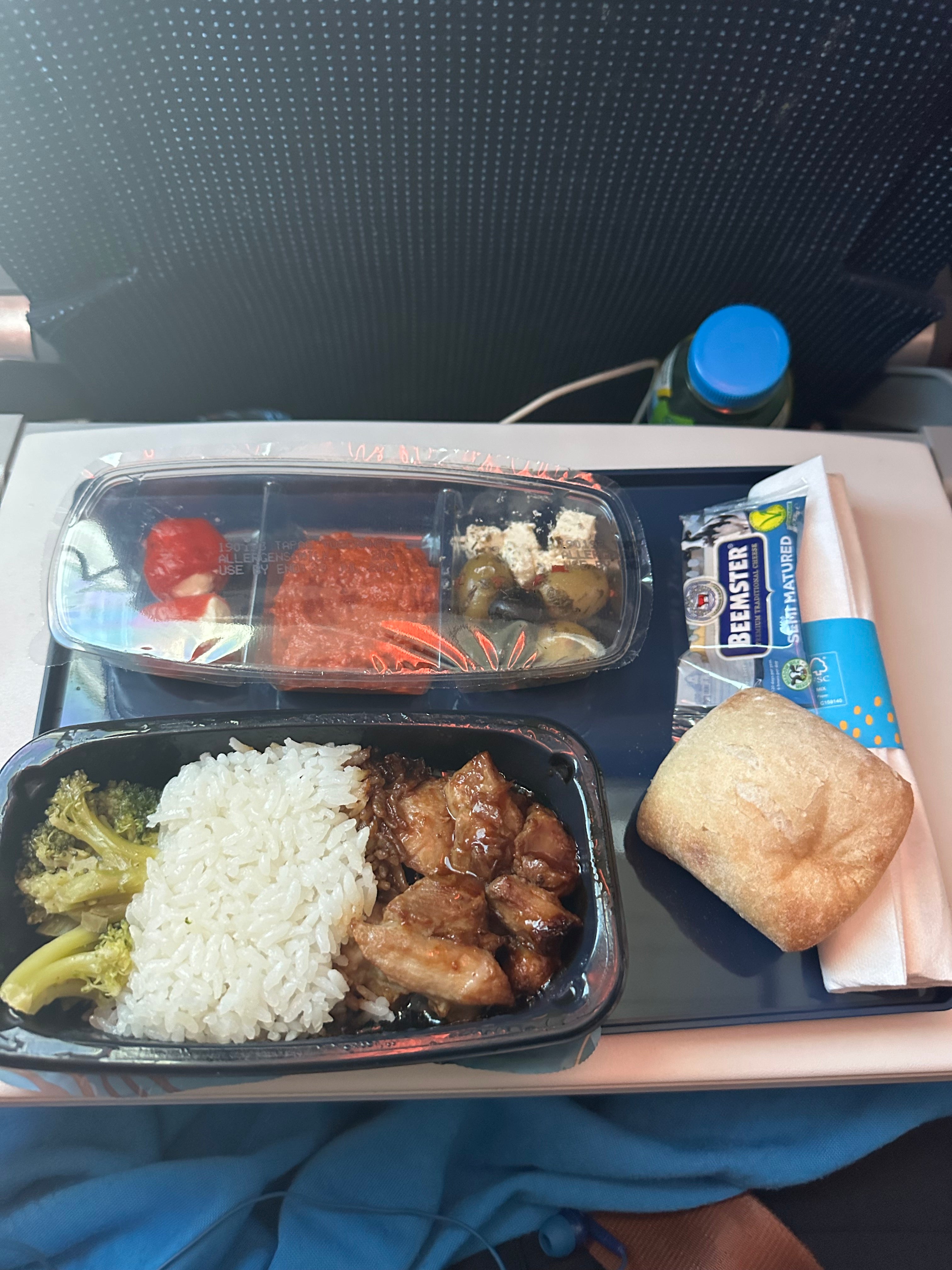 機内食(アムステルダム🇳🇱⇨成田🇯🇵)