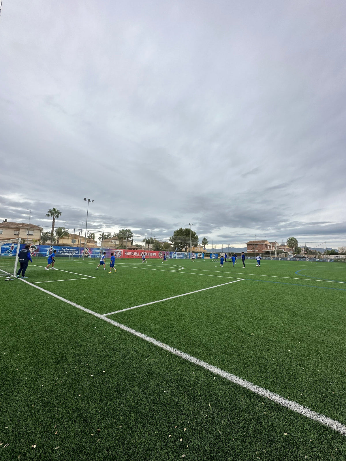 パス⇨シュート(1VS1)🇪🇸 - Piece 海外留学サポート