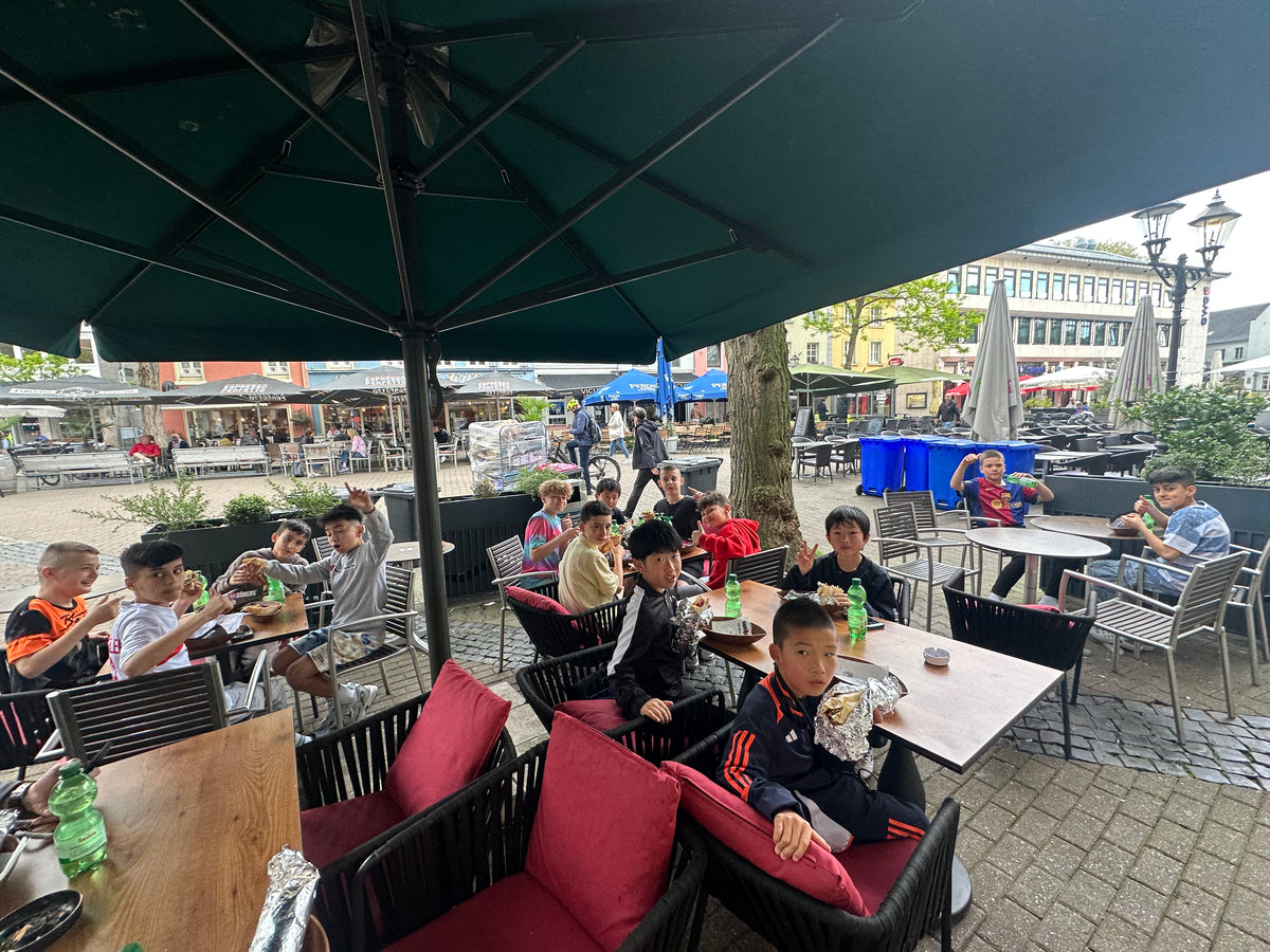 みんなで広場でランチ　　　